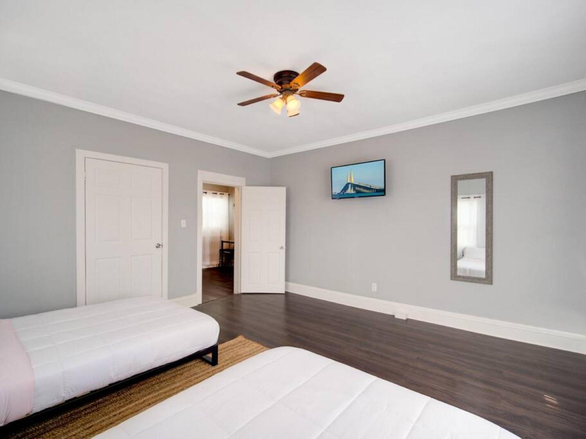 Modern Westshore Tampa Exterior photo